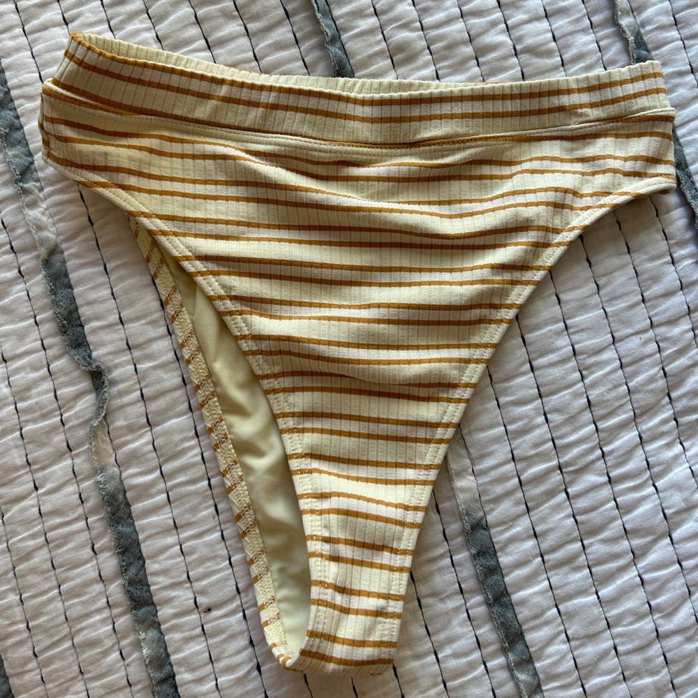 Sisstrevolution bikini bottom